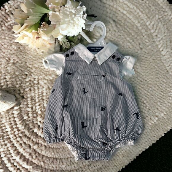 NWOT Tommy Bahama Newborn Set (0-3 Months) - Picture 1 of 2